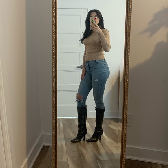 Cute turtleneck shirt - Picture 2 of 3